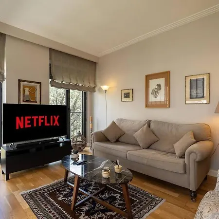 3br Flat In Fenerbahce, Close To Bagdat Street *