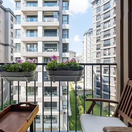 3br Flat In Fenerbahce, Close To Bagdat Street *