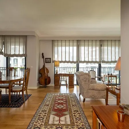 3br Flat In Fenerbahce, Close To Bagdat Street *