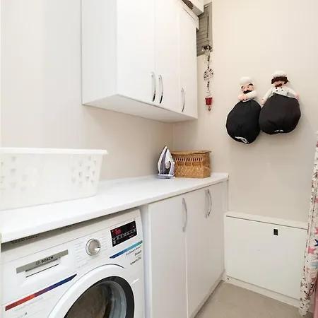 3br Flat In Fenerbahce, Close To Bagdat Street Apartment