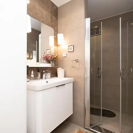 3br Flat In Fenerbahce, Close To Bagdat Street Apartment *
