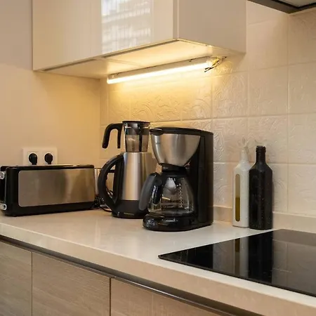 3br Flat In Fenerbahce, Close To Bagdat Street *
